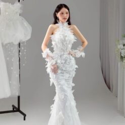 ชุดแต่งงาน ราตรียาว คล้องคอ แต่งดอก สีขาว 3020 Size M