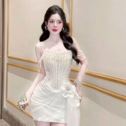 ชุดเดรส เกาะอก แต่งมุก+ดอก สีขาว 2107 Size M