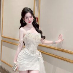 ชุดเดรส เกาะอก แต่งมุก+ดอก สีขาว 2107 Size S-M