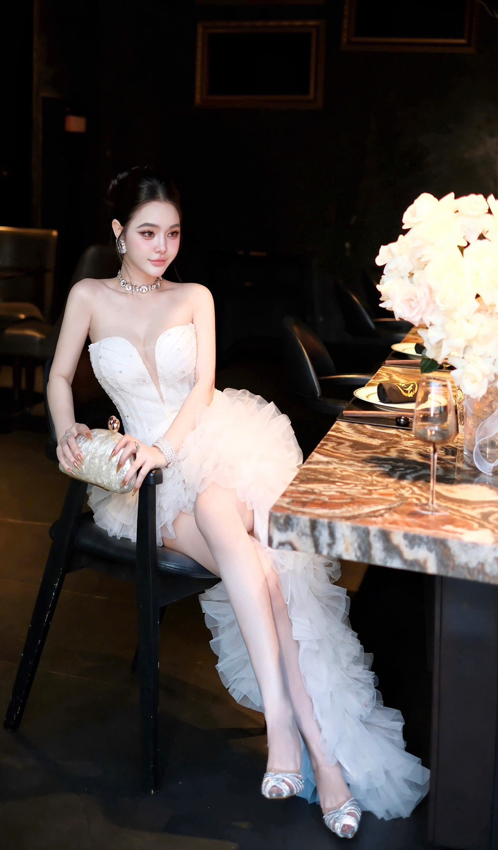 ชุดเดรส ราตรียาว แต่งมุก+เพชร สีขาว 3032 Size M - Image 4