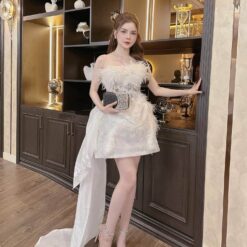 ชุดเดรส เกาะอก แต่งเพชร+ขนนก สีขาว 2130 Size M