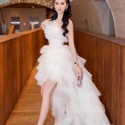 ชุดราตรียาว เกาะอก หางยาว ฟูฟ่อง สีขาว 3027 Size S-M