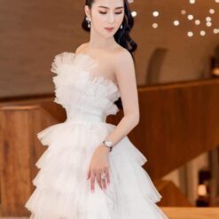 ชุดราตรียาว เกาะอก หางยาว ฟูฟ่อง สีขาว 3027 Size S-M