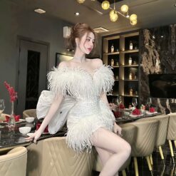 ชุดเดรส ปาดไหล่ ขนนก แต่งกลิตเตอร์ สีขาว 2004 Size S,L-XL