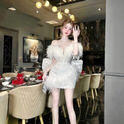 ชุดเดรส ปาดไหล่ ขนนก แต่งกลิตเตอร์ สีขาว 2004 Size L-XL