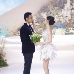 ชุดเดรส แต่งดอก+กลิตเตอร์ สีขาว 2102 Size M