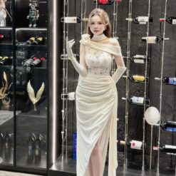 ชุดราตรียาว ปาดไหล่ แต่งเพชร สีขาว-ครีม 3015 Size S