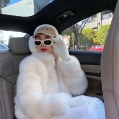 เสื้อ ขนเฟอร์ สีขาว แบรนด์ AIRLY ตปท 9004 Size Freesize