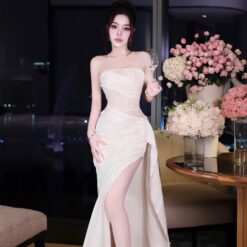 ชุดราตรียาว เกาะอก แต่งมุก สีขาว Brand HiSo 3071 Size S-M