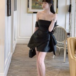 ชุดเดรส ปาดไหล่ แต่งดอก สีขาว สีดำ BASIC&LUXURY 2186 Size S