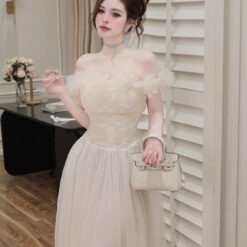 ชุดเดรส ปาดไหล่ แต่งดอก สีครีม สีดำ แบรนด์ เวียดนามแท้ 3052 Size S-M