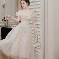 ชุดเดรส ปาดไหล่ แต่งดอก สีครีม สีดำ แบรนด์ เวียดนามแท้ 3052 Size S-M