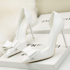 รองเท้า แต่งโบว์ สีขาว สีชมพู สีดำ สีแดง 9002 Size 38