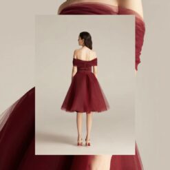 ชุดเซ็ท เสื้อ กระโปรง สีแดง NICHPBRAND 4028 Size S M L