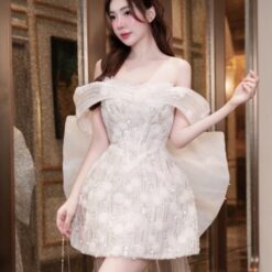 ชุดเดรส ปาดไหล่ กลิตเตอร์ แต่งโบว์ สีขาว Brand HiSo 2228 Size S