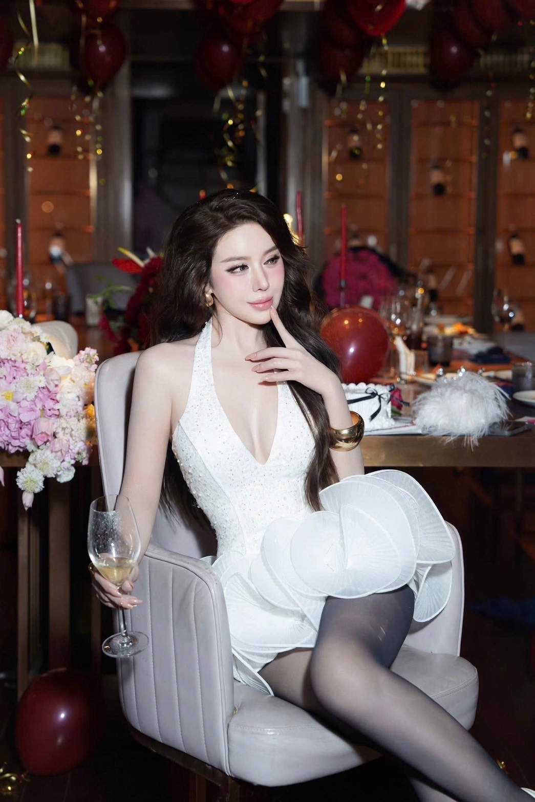 ชุดเดรส คล้องคอ แต่งดอก กลิตเตอร์ สีดำ สีแดง สีขาวBrand HiSo 2238Size S-M - Image 17