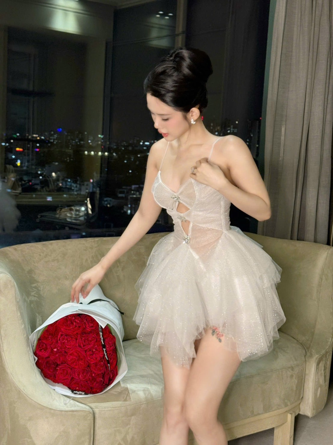 ชุดเดรส สายเดี๋ยว กลิตเตอร์ แต่งเพรช สีขาว สีดำ BRAND OBIBI 2246 Size S,M - Image 5