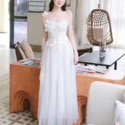 ชุดเดรส สายเดี่ยว แต่งลายลูกไม้ สีขาว BRAND OBIBI 2255