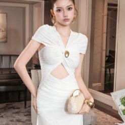 ชุดเดรส ราตรียาว คอวี ผ้าจับจีบ คลุมไหล่ สีขาว BRAND OBIBI 2271 BKK SIZE M