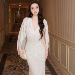 ชุดเดรส ราตรียาว คอวี ผ้าจับจีบ คลุมไหล่ สีขาว BRAND OBIBI 2277 BKK SIZE M
