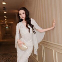 ชุดเดรส ราตรียาว คอวี ผ้าจับจีบ คลุมไหล่ สีขาว BRAND OBIBI 2277 BKK SIZE M
