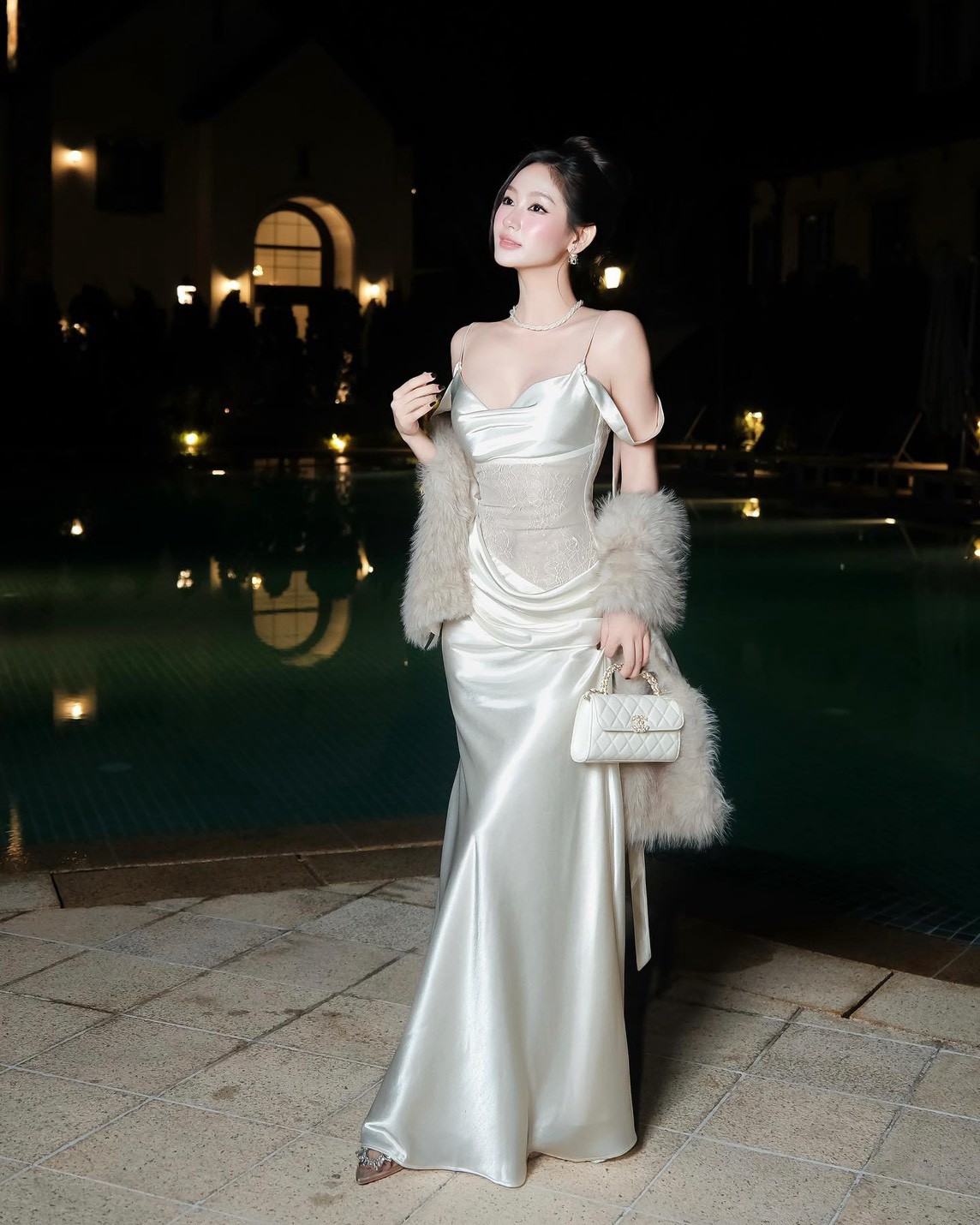 ชุดเดรสยาว ราตรี สายเดี่ยว-ปาดไหล่ ลูกไม้ สีชมพู,สีขาว BRAND Thao_bibii 2298 BKK SIZE S - Image 5
