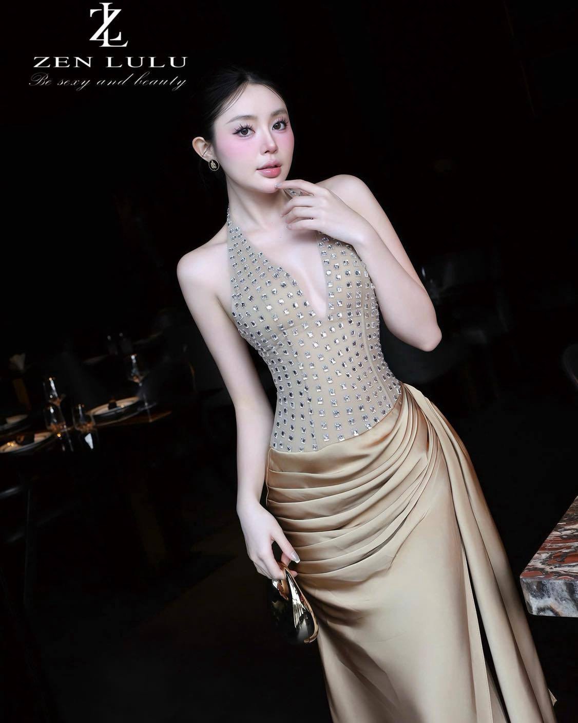 ชุดเดรสยาว ราตรี คล้องคอ แต่งเพรช สีทอง BRAND ZEN LULU 2306 BKK SIZE S-M - Image 3