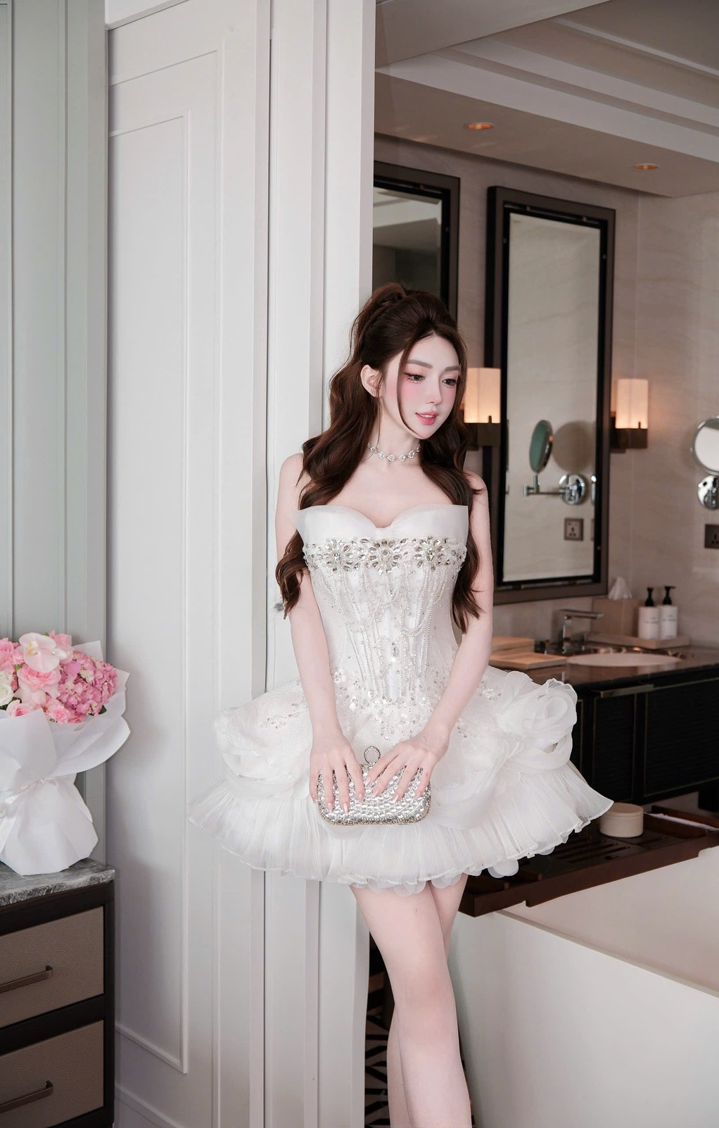ชุดเดรส เกาะอก กลิตเตอร์ แต่งดอก สีขาว BRAND HISO 2330 BKK Size M - Image 3
