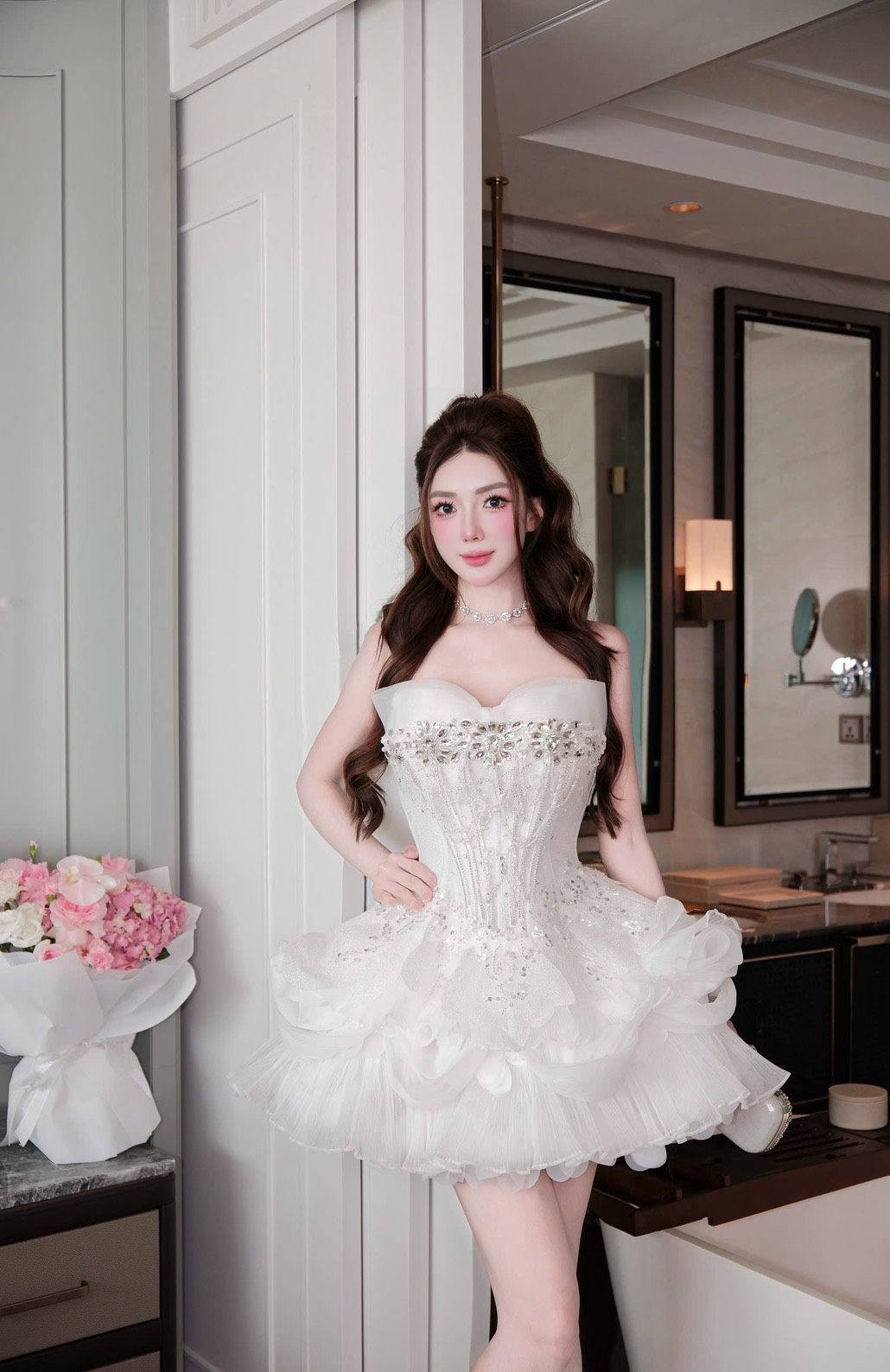 ชุดเดรส เกาะอก กลิตเตอร์ แต่งดอก สีขาว BRAND HISO 2330 BKK Size M - Image 5