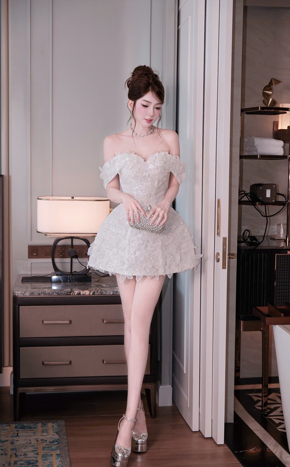 ชุดเดรส ปาดไหล่ แต่งดอก + กลิตเตอร์ BRAND HISO 2332 BKK Size M - Image 5