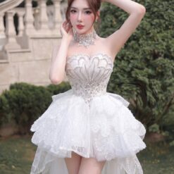 ชุดเดรส หาง แต่งกลิตเตอร์ + เพชร คล้องคอ สีขาว BRAND HISO 2323BKK Size M