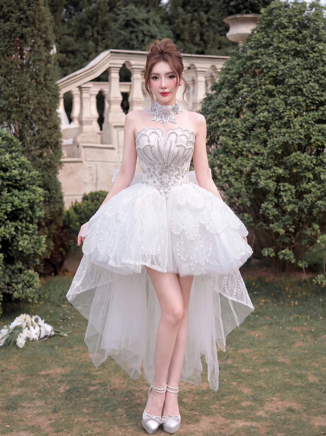 ชุดเดรส หาง แต่งกลิตเตอร์ + เพชร คล้องคอ สีขาว BRAND HISO 2323BKK Size M