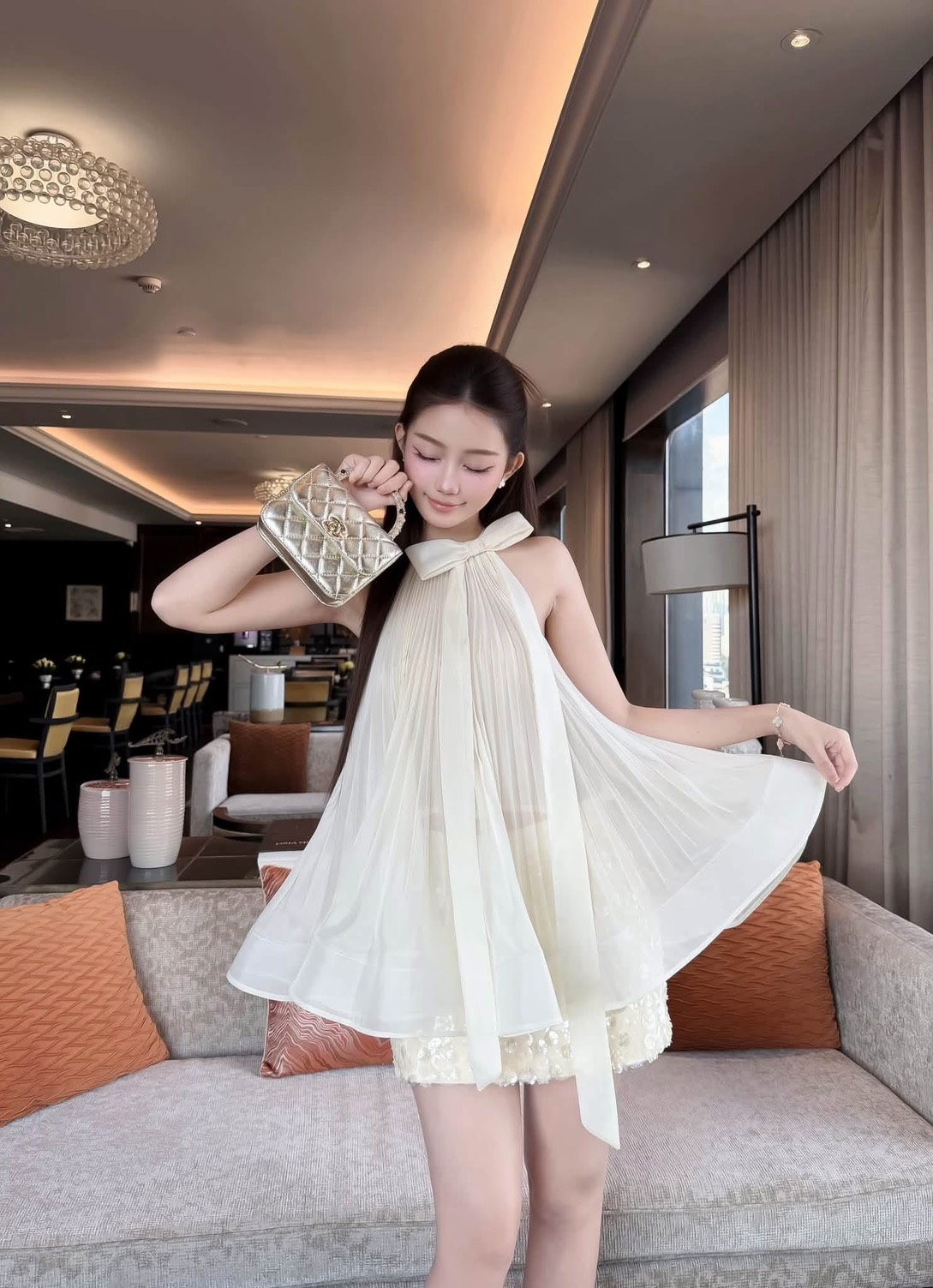 ชุดเซ็ท คล้องคอ แต่งโบว์ สี ขาว ครีม BRAND TRANALI 4039 BKK SIZE S